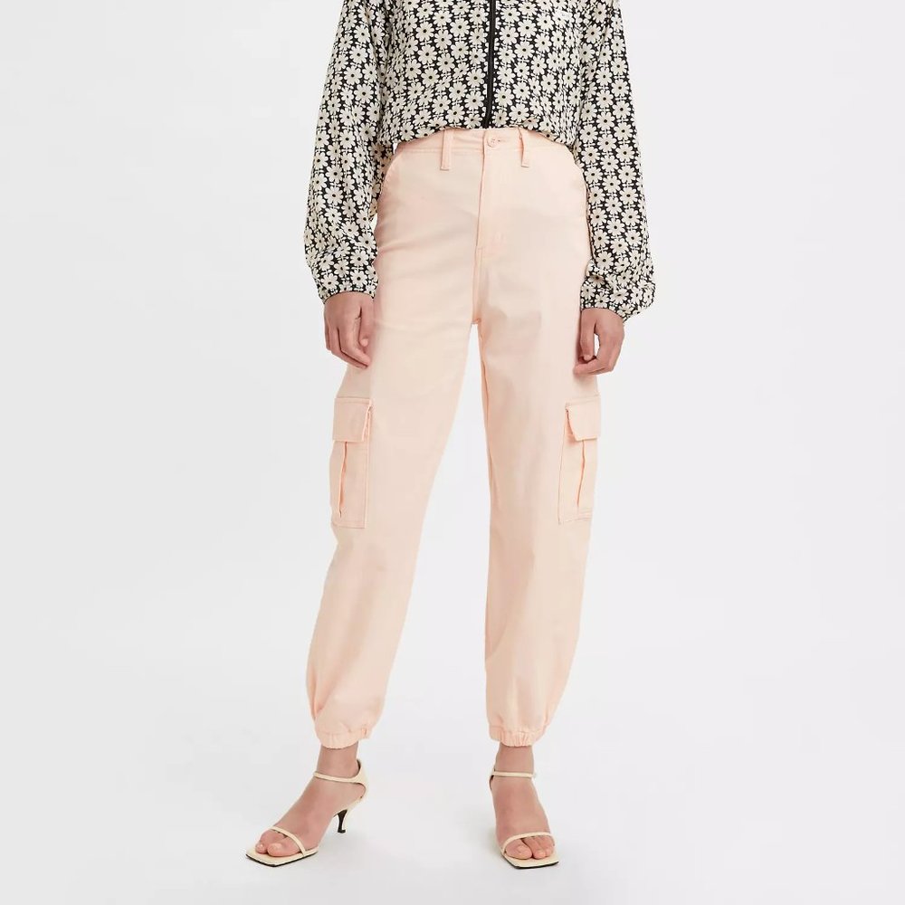 (NWT) Levi's - high waisted cargo pants - Picture 1 of 3